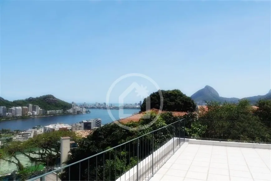 Foto 1 de Casa com 4 Quartos à venda, 600m² em Jardim Botânico, Rio de Janeiro