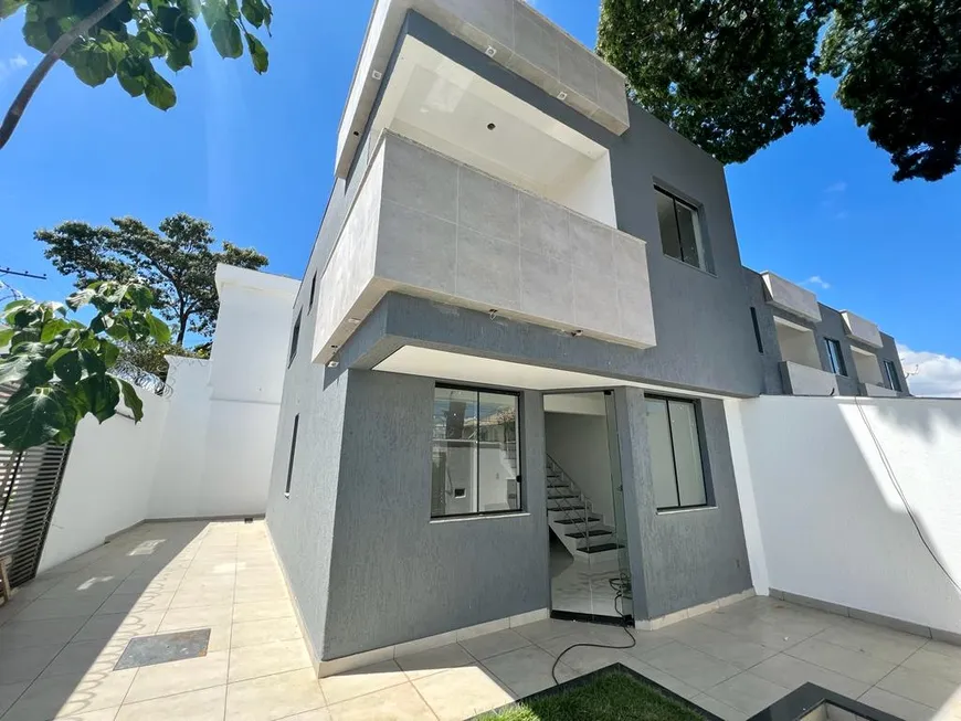 Foto 1 de Casa com 3 Quartos à venda, 176m² em Santa Mônica, Belo Horizonte