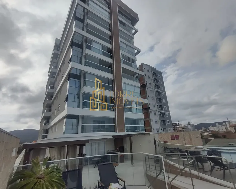 Foto 1 de Apartamento com 3 Quartos à venda, 127m² em Gravata, Navegantes
