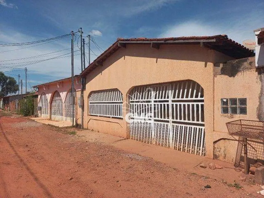 Foto 1 de Casa com 2 Quartos à venda, 250m² em Jardim Industriário, Cuiabá