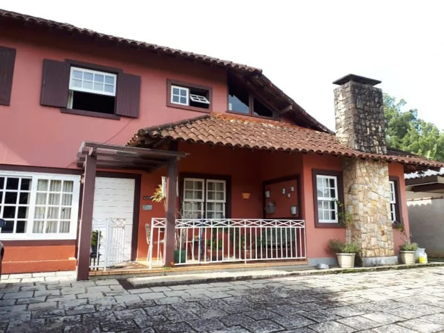 Foto 1 de Casa com 2 Quartos à venda, 450m² em Sao Sebastiao, Petrópolis