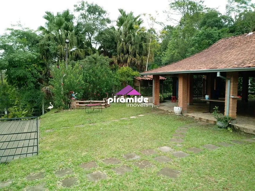 Foto 1 de Fazenda/Sítio com 3 Quartos à venda, 400m² em Freitas, São José dos Campos