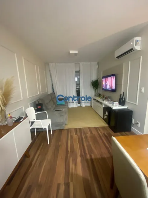 Foto 1 de Apartamento com 2 Quartos à venda, 75m² em Barreiros, São José