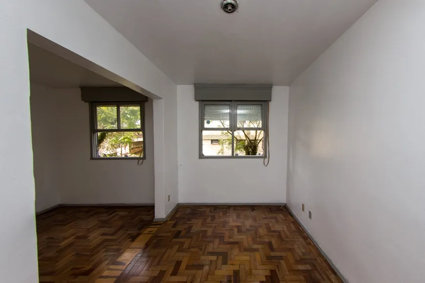 Foto 1 de Apartamento com 2 Quartos para alugar, 55m² em Patronato, Santa Maria