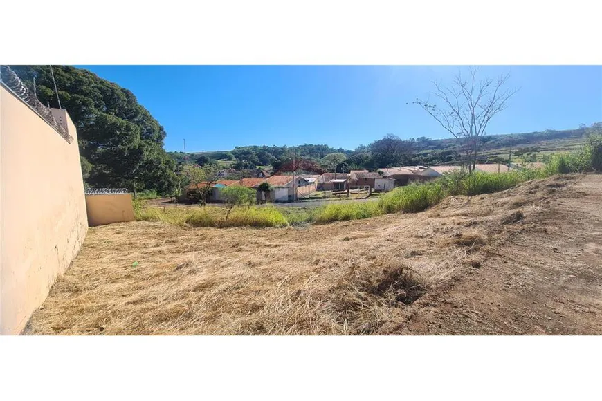 Foto 1 de Lote/Terreno à venda, 429m² em Centro, Dumont