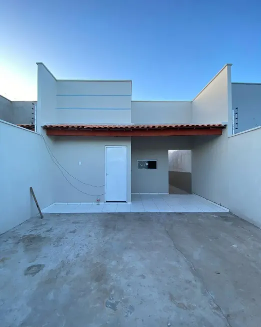 Foto 1 de Casa com 2 Quartos à venda, 105m² em Tomba, Feira de Santana