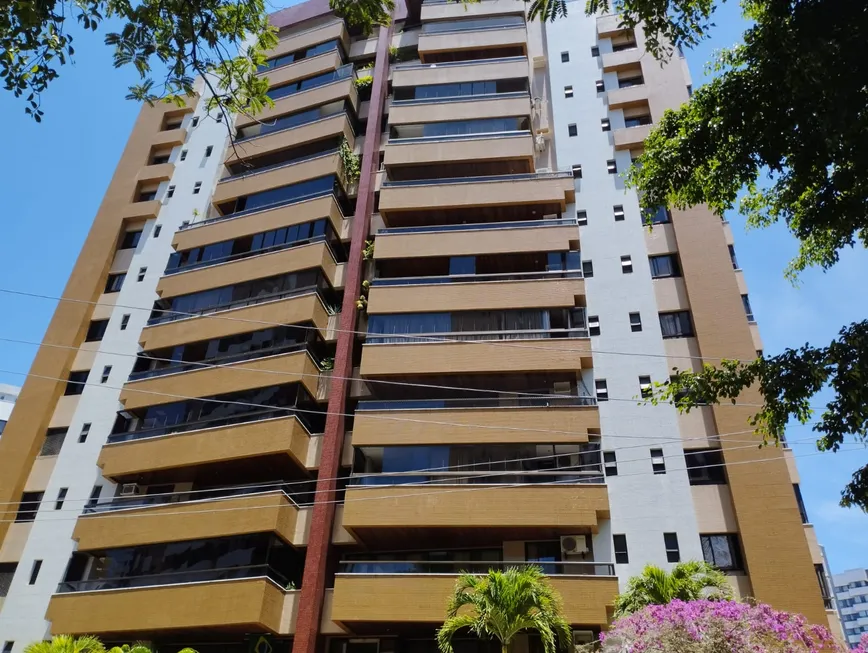 Foto 1 de Apartamento com 4 Quartos à venda, 176m² em Pituba, Salvador