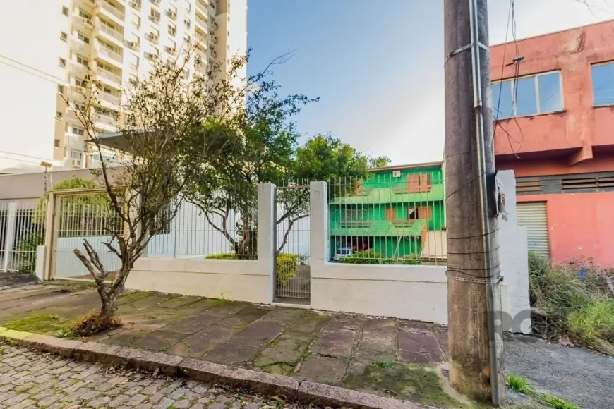 Foto 1 de Casa com 5 Quartos à venda, 243m² em Cristo Redentor, Porto Alegre