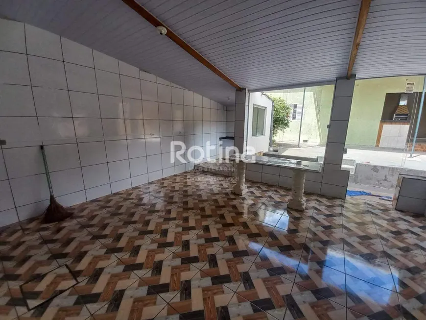 Foto 1 de Casa com 4 Quartos à venda, 200m² em Aclimacao, Uberlândia