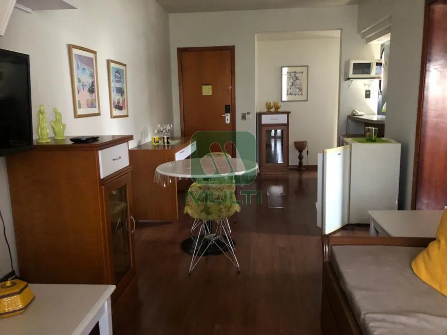 Foto 1 de Apartamento com 1 Quarto para alugar, 60m² em Centro, Uberlândia