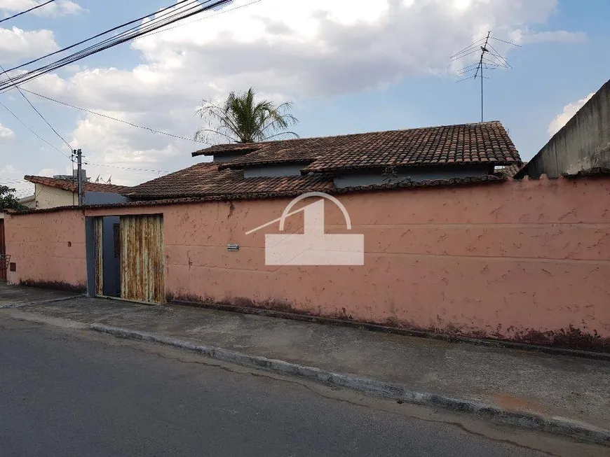 Foto 1 de Casa com 4 Quartos à venda, 190m² em Nossa Senhora das Gracas, Sete Lagoas