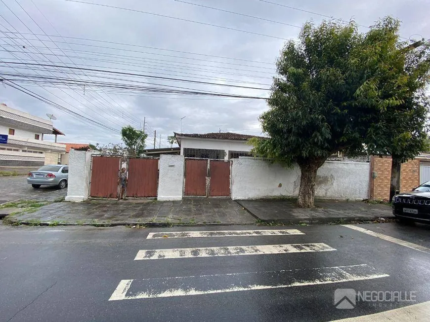 Foto 1 de Casa com 4 Quartos à venda, 230m² em Catole, Campina Grande