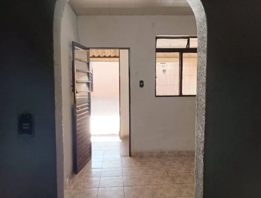 Foto 1 de Casa com 2 Quartos à venda, 90m² em Cajazeiras XI, Salvador