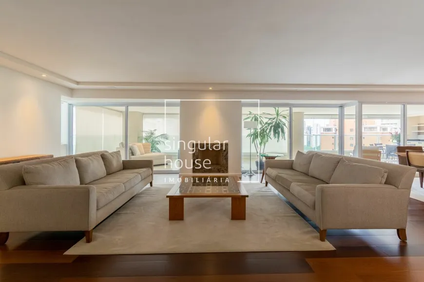Foto 1 de Apartamento com 3 Quartos à venda, 335m² em Vila Uberabinha, São Paulo