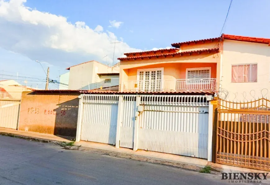 Foto 1 de Casa com 4 Quartos à venda, 105m² em Samambaia Norte, Brasília