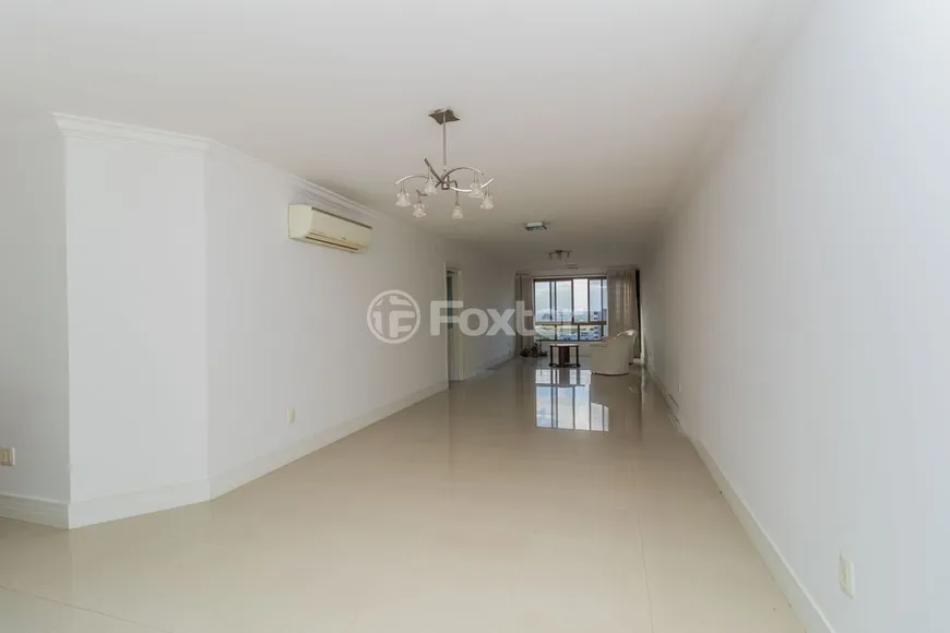Foto 1 de Apartamento com 3 Quartos à venda, 136m² em Jardim São Pedro, Porto Alegre