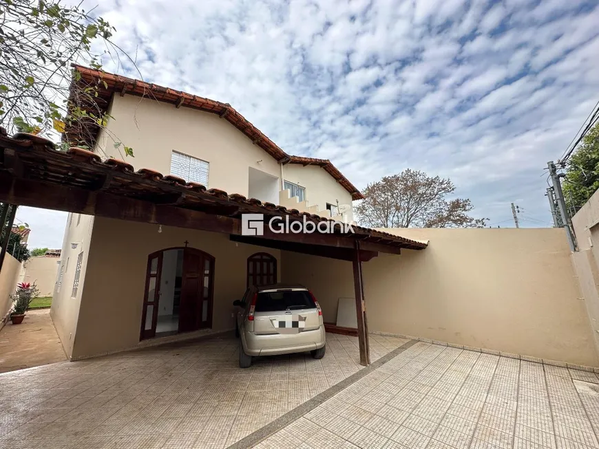 Foto 1 de Casa com 3 Quartos à venda, 148m² em Morada do Sol, Montes Claros
