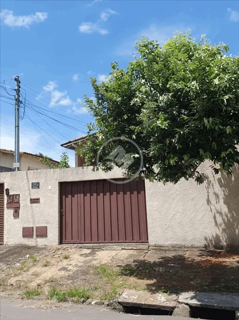 Foto 1 de Casa com 3 Quartos à venda, 498m² em Vila Oswaldo Rosa, Goiânia