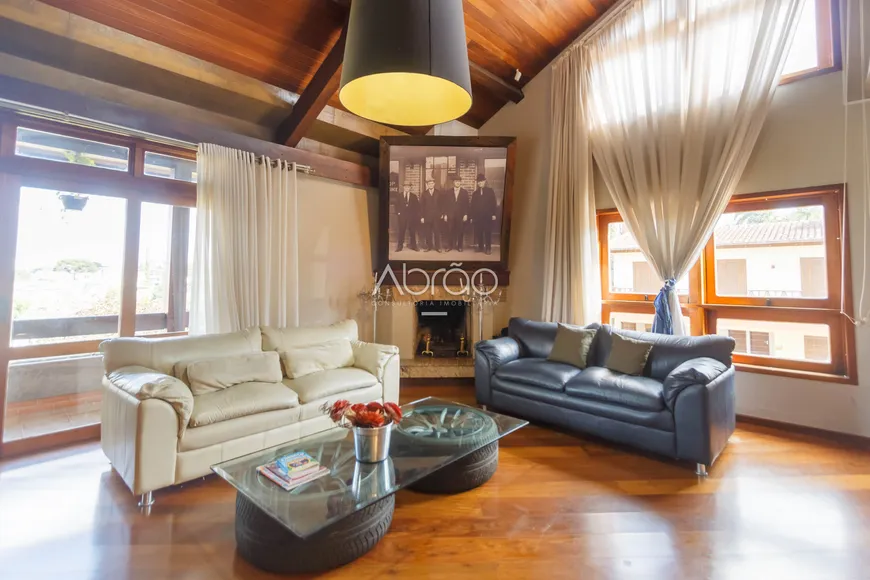 Foto 1 de Casa com 5 Quartos para alugar, 640m² em Vista Alegre, Curitiba