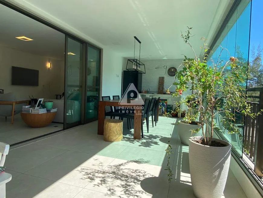 Foto 1 de Apartamento com 3 Quartos à venda, 205m² em Recreio Dos Bandeirantes, Rio de Janeiro