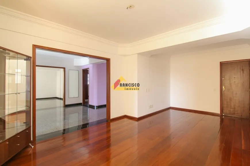 Foto 1 de Apartamento com 3 Quartos à venda, 165m² em Centro, Divinópolis