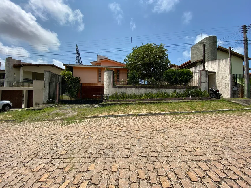 Foto 1 de Casa com 4 Quartos à venda, 462m² em Candelária, Natal