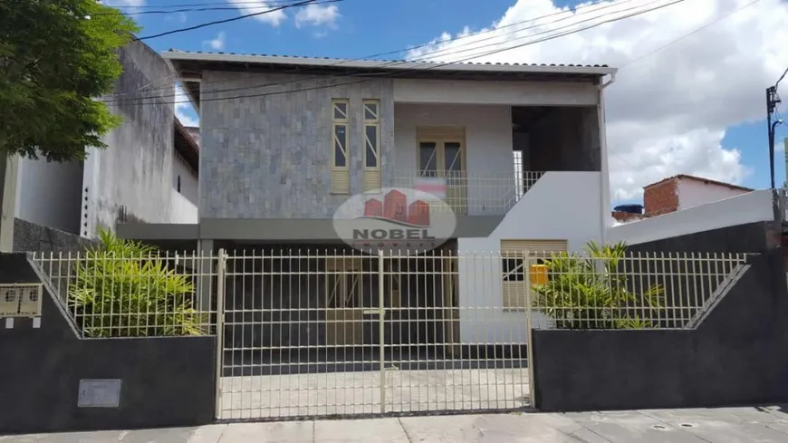 Foto 1 de Casa com 3 Quartos para alugar, 302m² em Capuchinhos, Feira de Santana