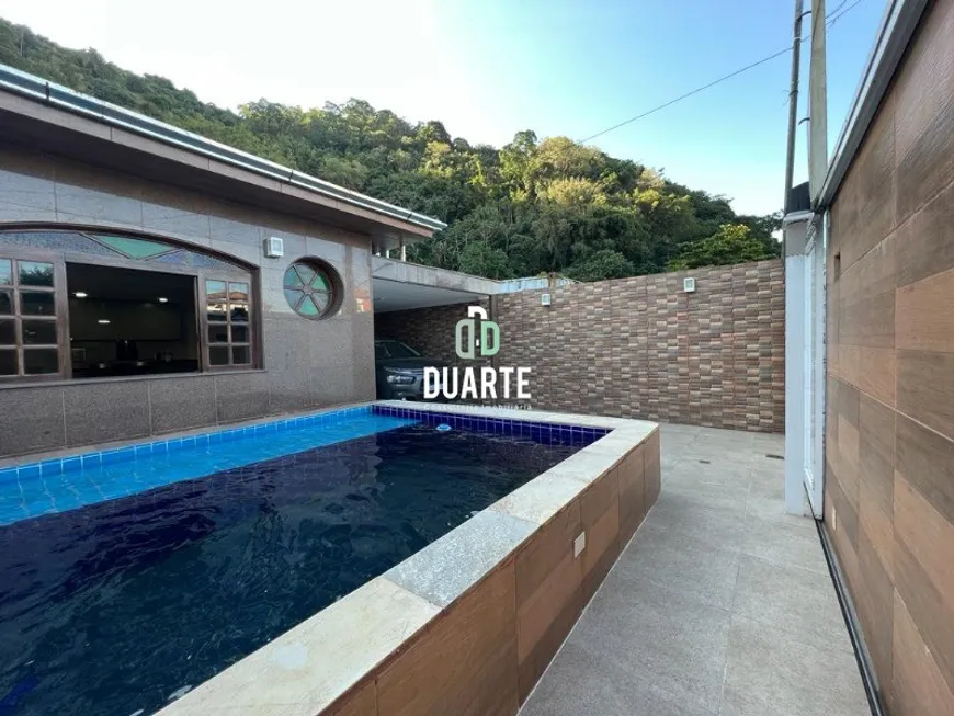 Foto 1 de Casa com 3 Quartos à venda, 216m² em Marapé, Santos