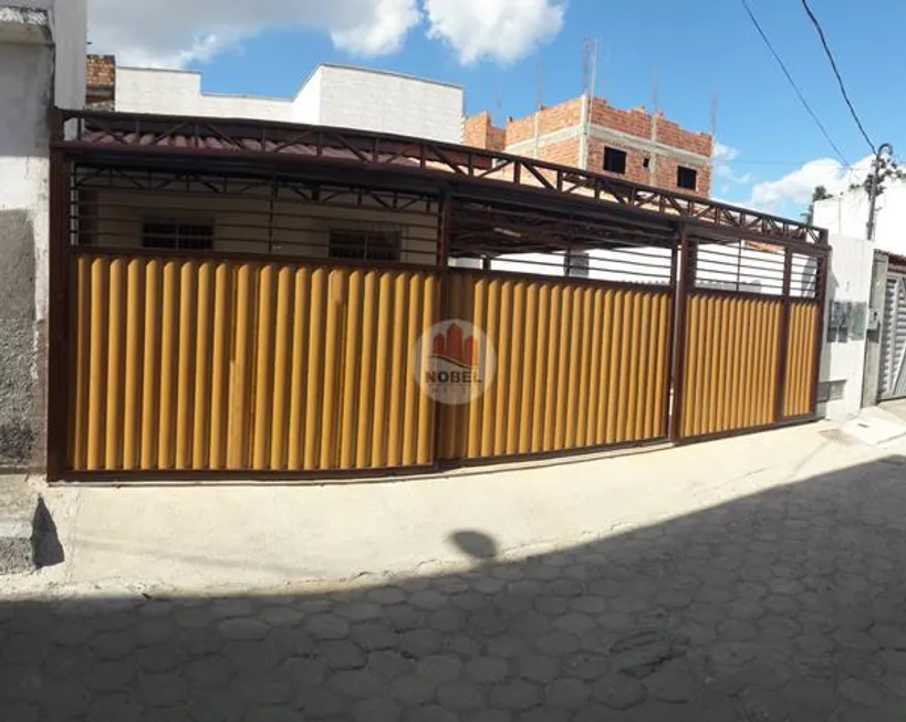 Foto 1 de Casa com 8 Quartos à venda, 150m² em Campo Limpo, Feira de Santana