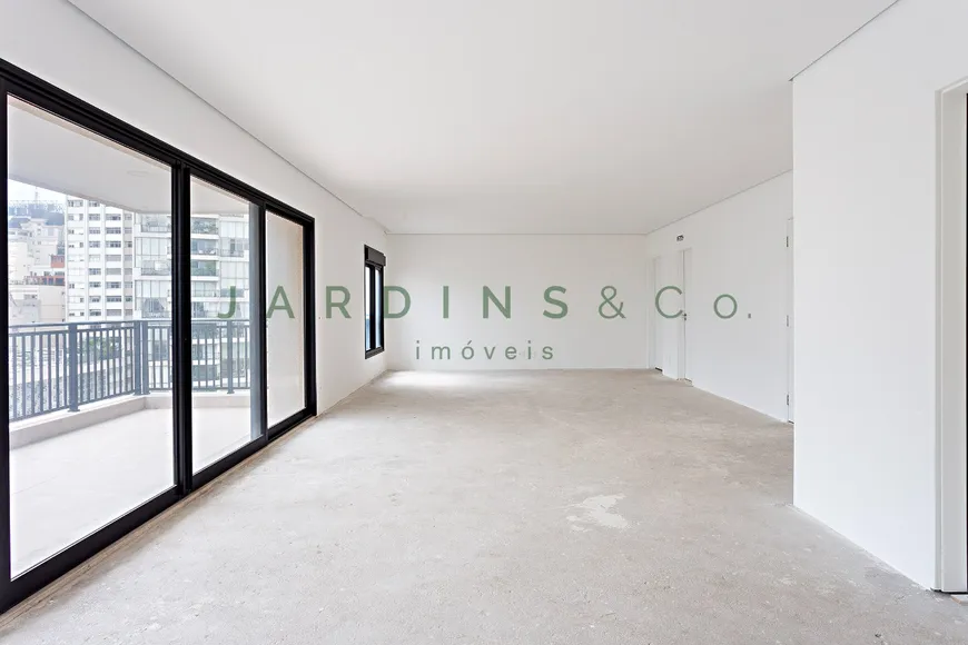 Foto 1 de Apartamento com 3 Quartos à venda, 227m² em Jardim Paulista, São Paulo