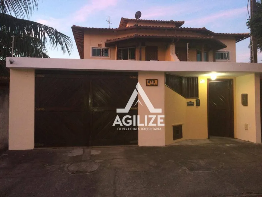 Foto 1 de Casa de Condomínio com 3 Quartos à venda, 188m² em Jardim Marileia, Rio das Ostras