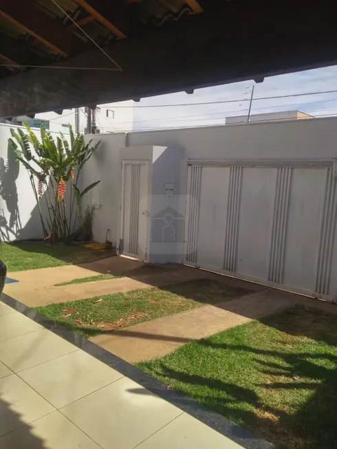 Foto 1 de Casa com 3 Quartos à venda, 112m² em Granada, Uberlândia