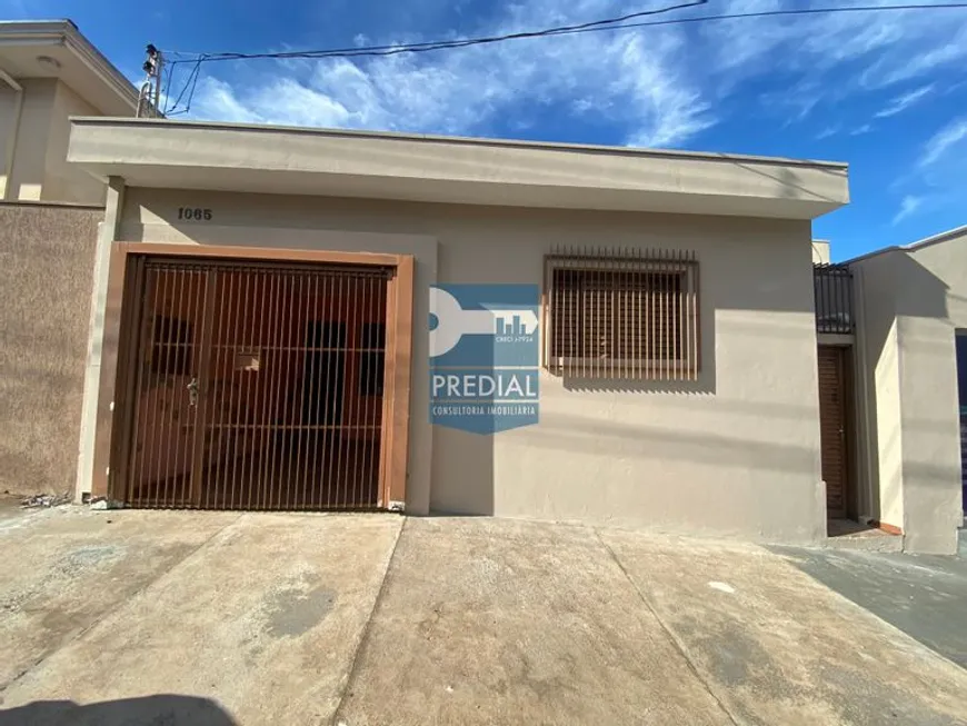 Foto 1 de Casa com 2 Quartos para alugar, 100m² em Vila Prado, São Carlos