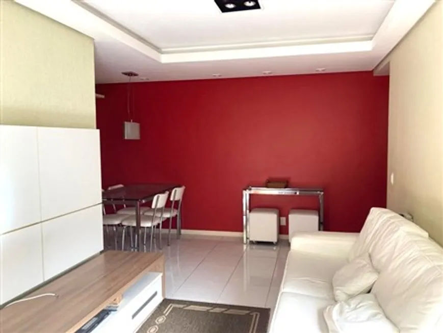 Foto 1 de Apartamento com 2 Quartos à venda, 76m² em Santa Cecília, Porto Alegre