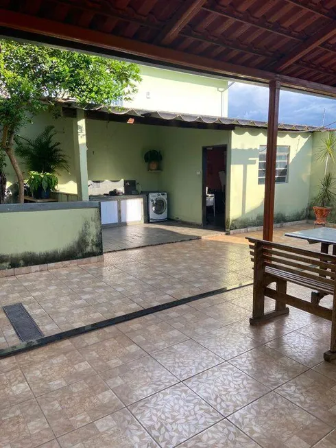 Foto 1 de Casa com 3 Quartos à venda, 120m² em Nossa Senhora das Graças, Uberlândia