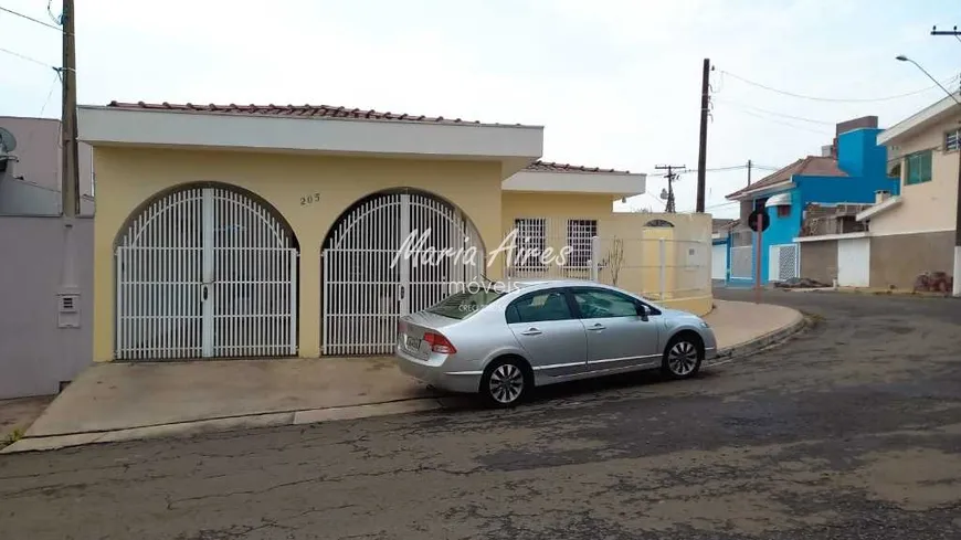 Foto 1 de Casa com 3 Quartos à venda, 250m² em Jardim Hikare, São Carlos