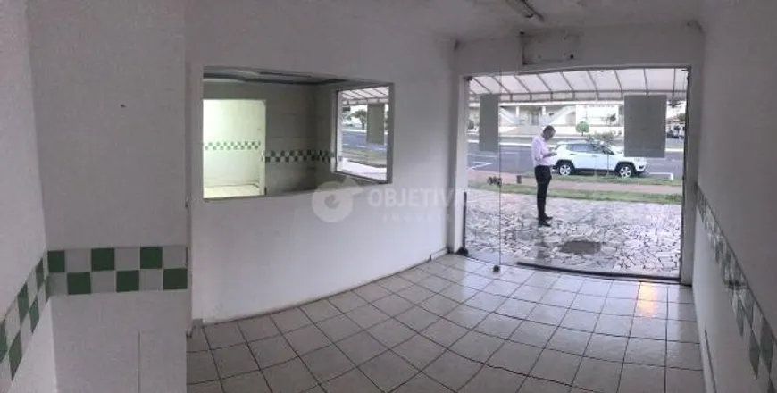 Foto 1 de com 3 Quartos para alugar, 150m² em Lidice, Uberlândia