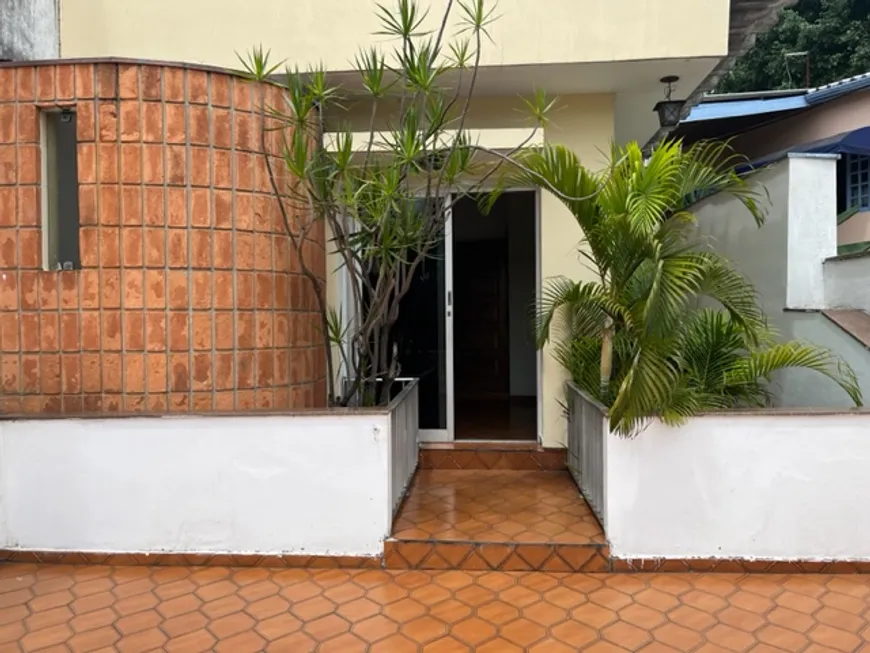 Foto 1 de Casa com 3 Quartos à venda, 128m² em Vila Anglo Brasileira, São Paulo