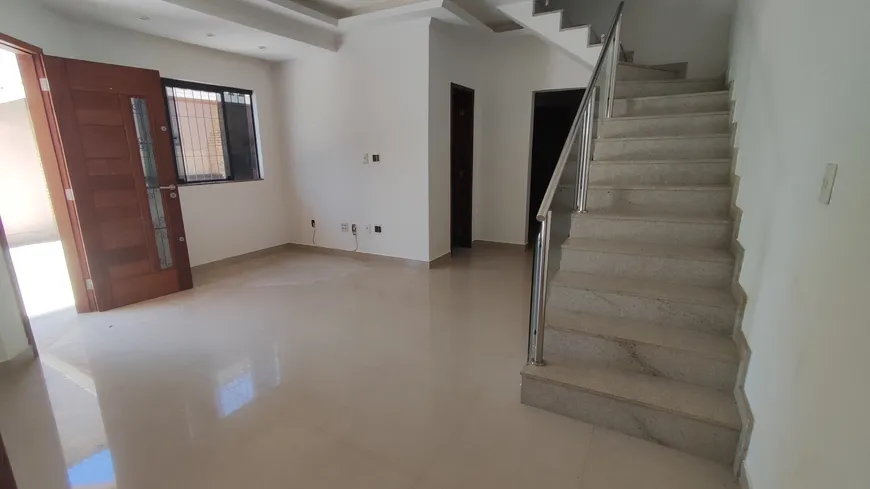 Foto 1 de Casa de Condomínio com 4 Quartos à venda, 180m² em Jardim Guanabara, Macaé