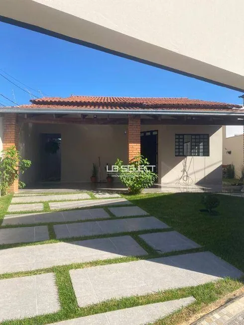 Foto 1 de Casa com 3 Quartos à venda, 114m² em Carajas, Uberlândia
