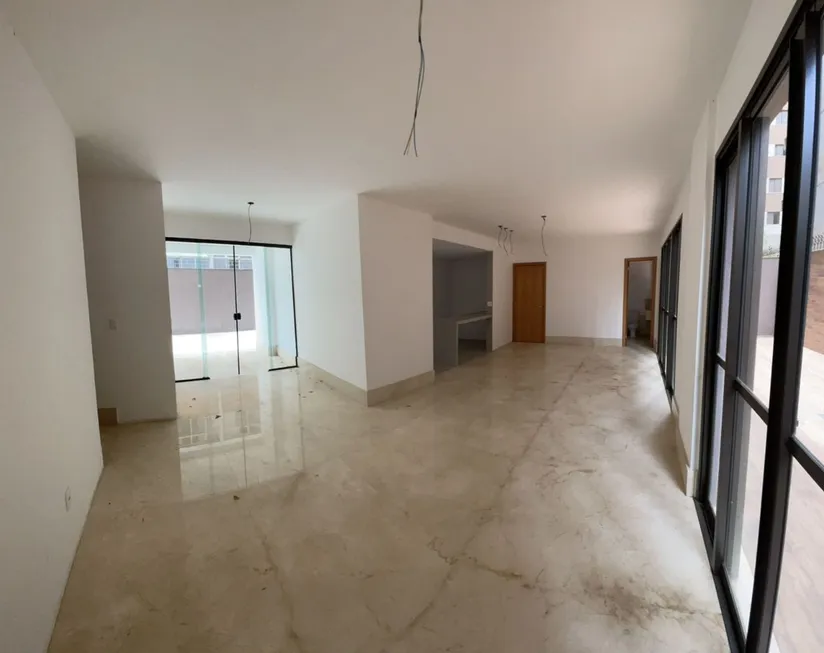 Foto 1 de Apartamento com 3 Quartos à venda, 160m² em Funcionários, Belo Horizonte