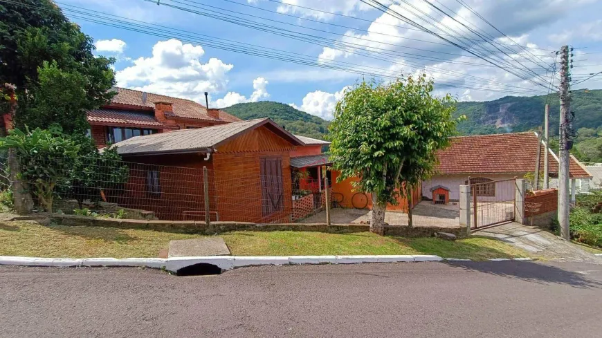 Foto 1 de Casa com 2 Quartos à venda, 74m² em Varzea Grande, Gramado