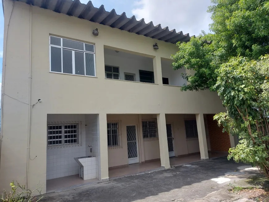 Foto 1 de Casa com 3 Quartos para alugar, 210m² em Bangu, Rio de Janeiro