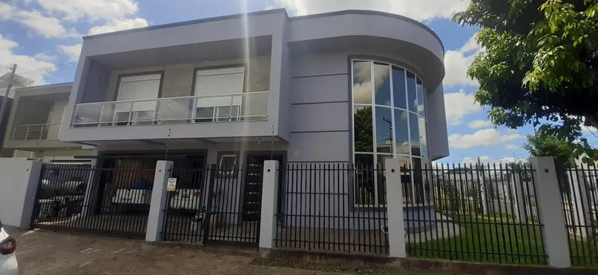 Foto 1 de Casa com 4 Quartos à venda, 210m² em Mont Serrat, Canoas