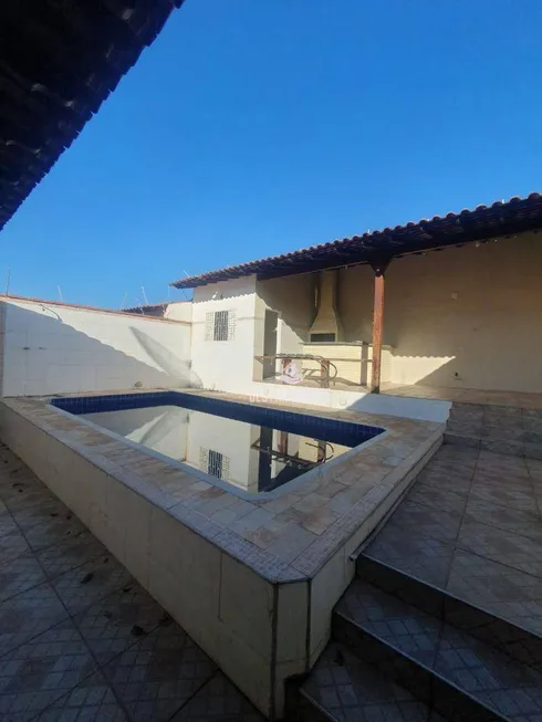 Foto 1 de Casa com 3 Quartos à venda, 201m² em Cidade Jardim, Uberlândia