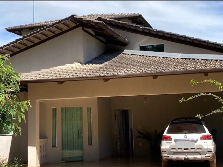 Foto 1 de Fazenda/Sítio com 4 Quartos à venda, 1639m² em Zona Rural, Bela Vista de Goiás