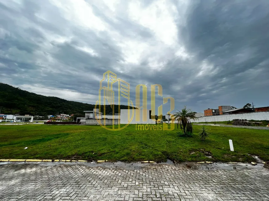 Foto 1 de Lote/Terreno à venda, 360m² em Sertãozinho, Bombinhas