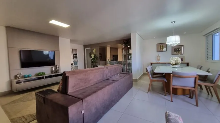 Foto 1 de Apartamento com 3 Quartos à venda, 142m² em Centro, Uberlândia