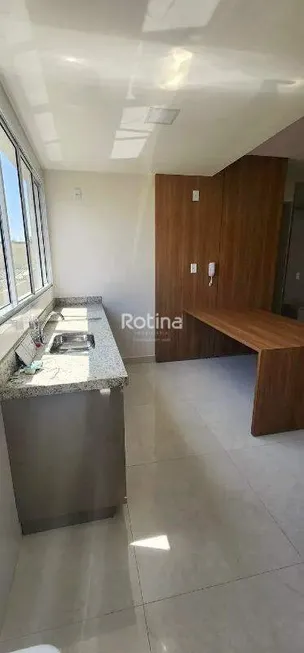 Foto 1 de Apartamento com 2 Quartos à venda, 56m² em Segismundo Pereira, Uberlândia