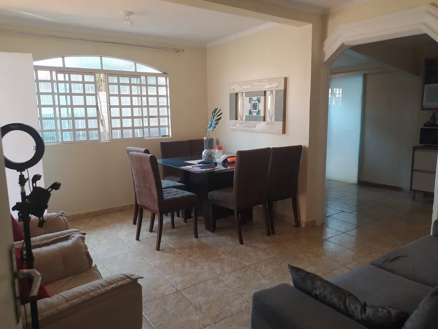 Foto 1 de Casa com 4 Quartos à venda, 672m² em Taguatinga, Brasília